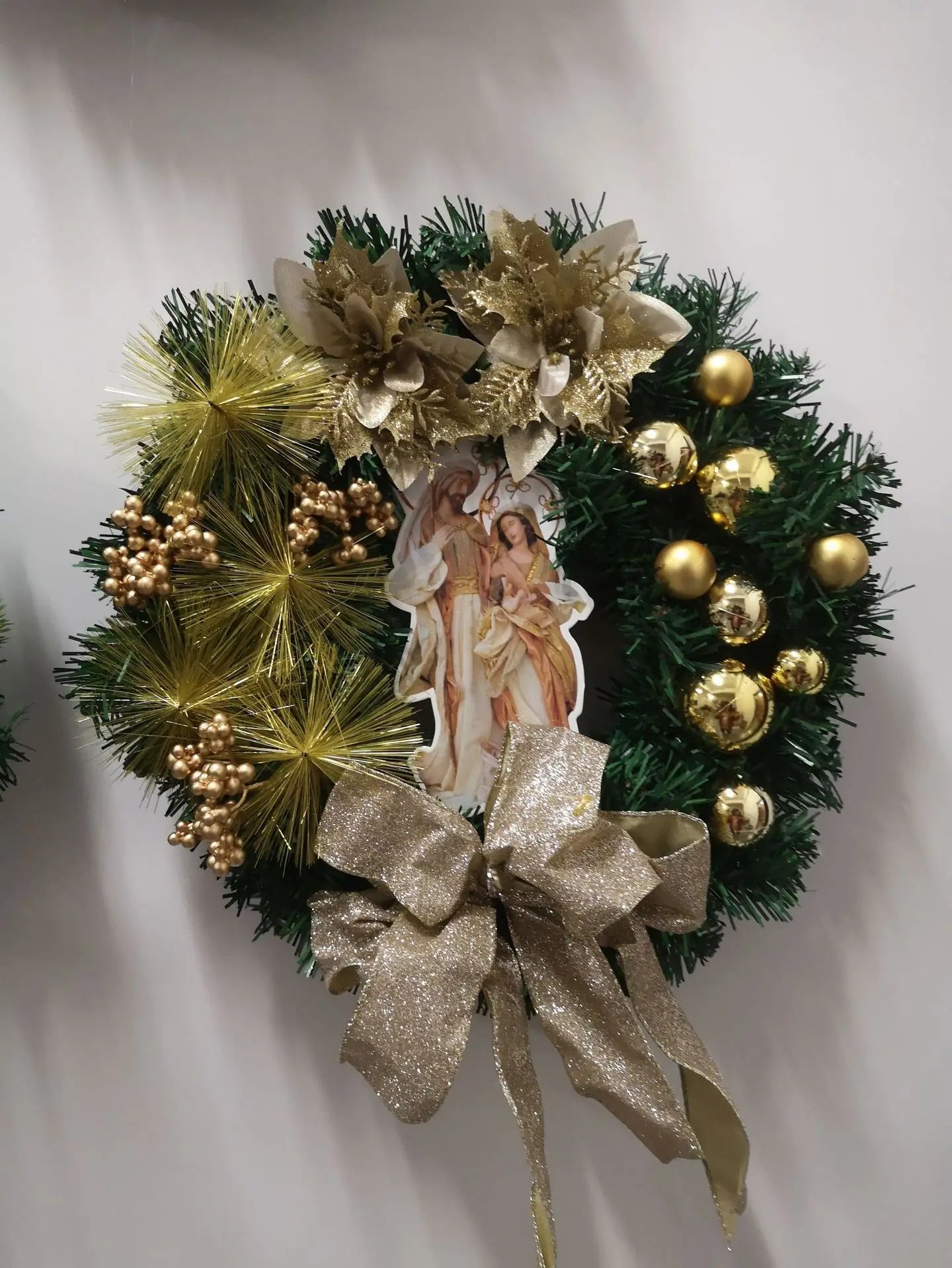 45cm Golden Christmas Wreath with Lights – Front Door & Wall Decor