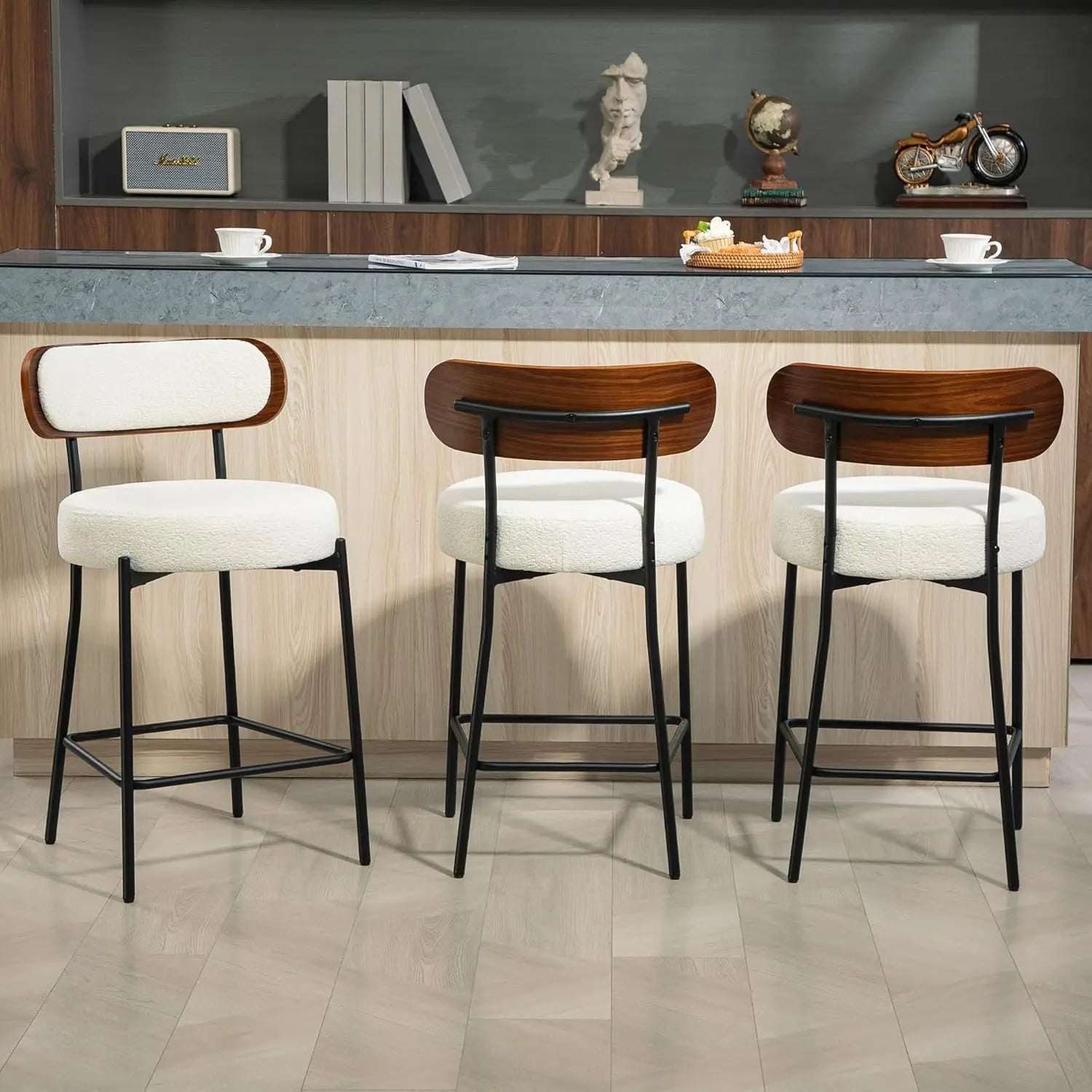 Bar stool